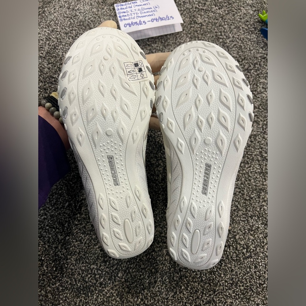 Skechers Slip On - Picture 9 of 9
